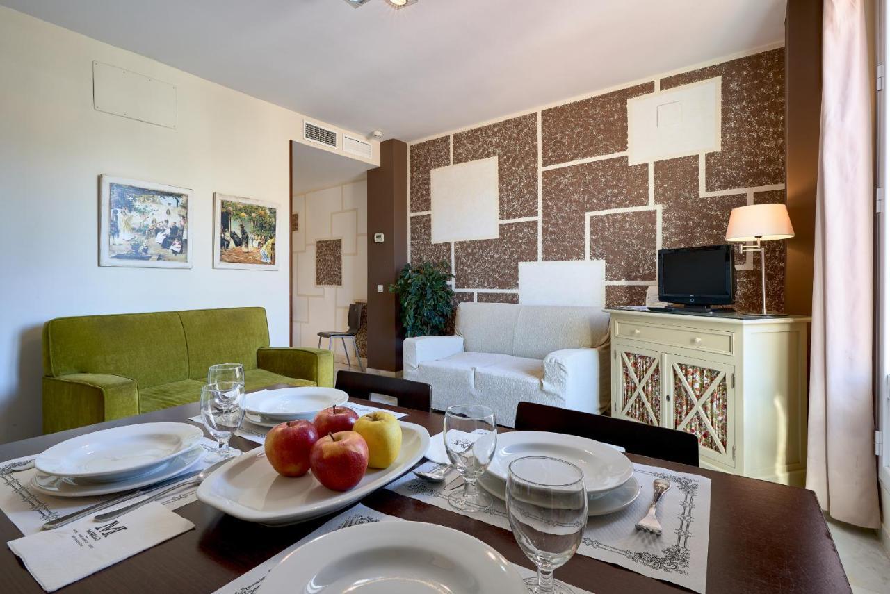 Apartamentos Las Cruces Seville Exterior photo
