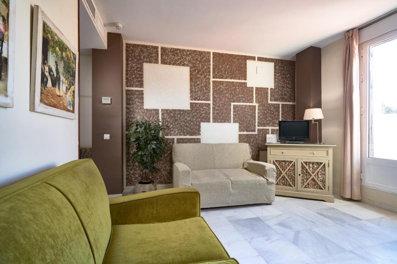 Apartamentos Las Cruces Seville Exterior photo