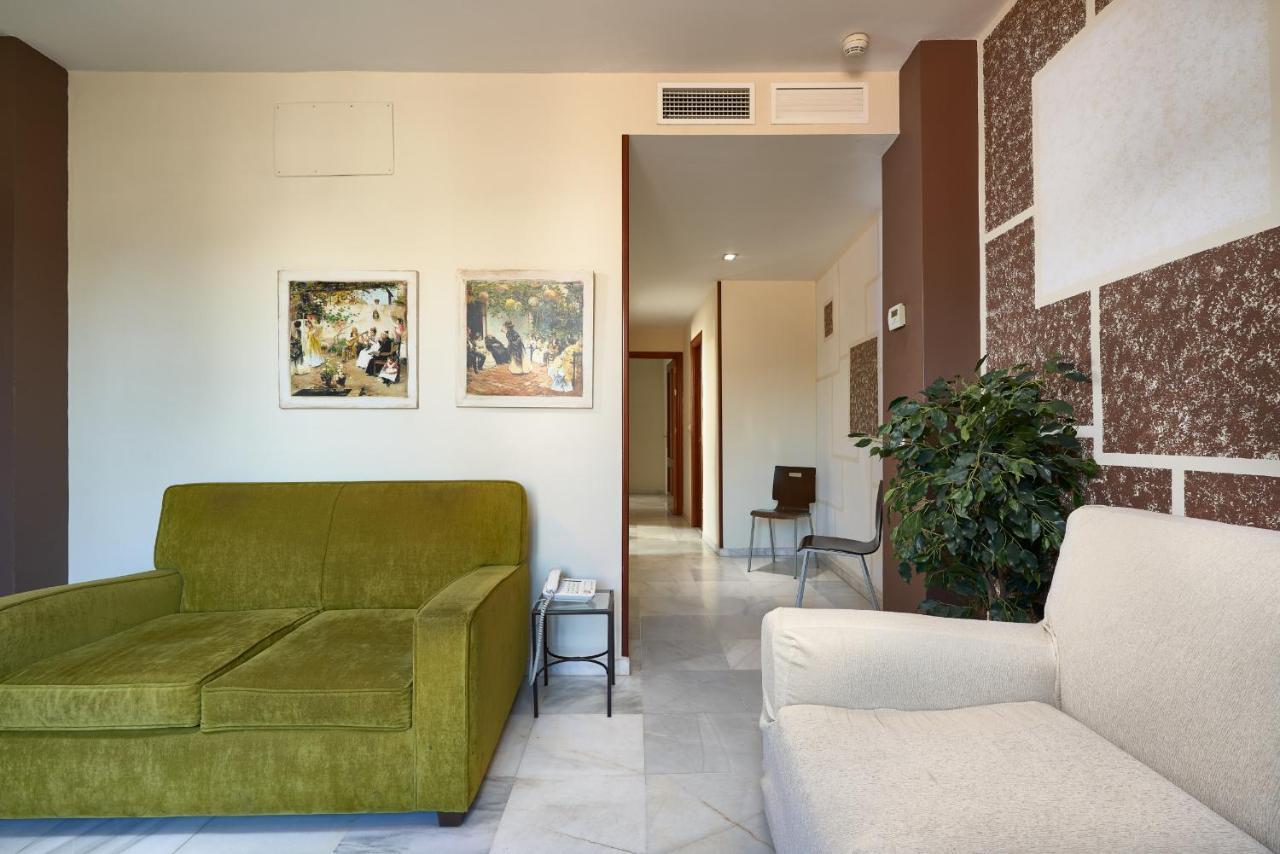 Apartamentos Las Cruces Seville Exterior photo