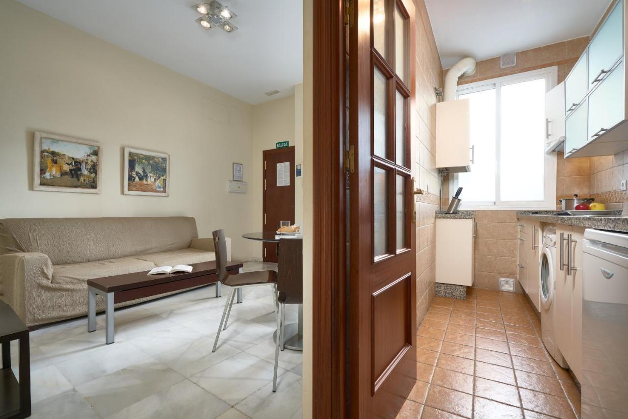 Apartamentos Las Cruces Seville Exterior photo