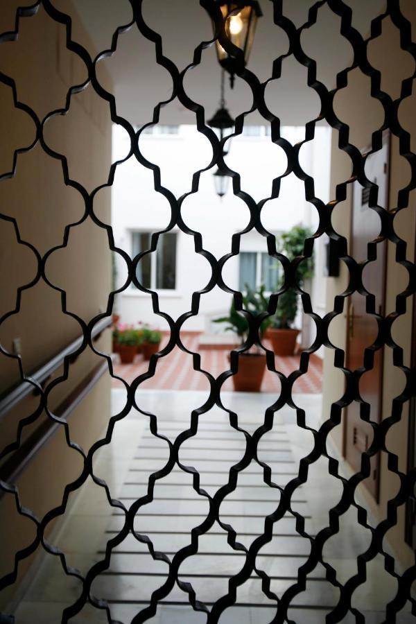 Apartamentos Las Cruces Seville Exterior photo