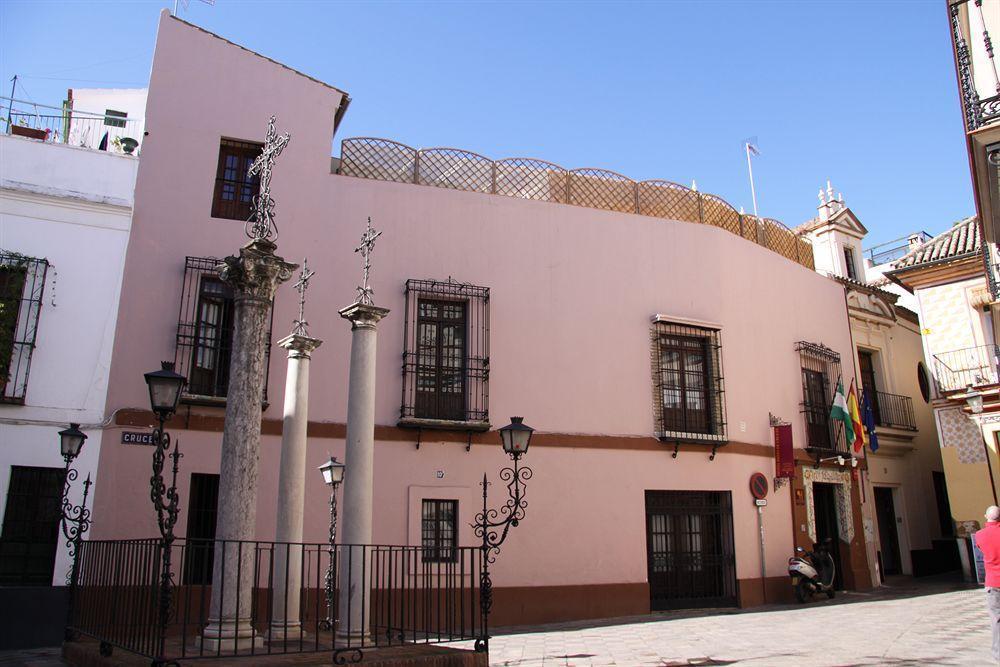 Apartamentos Las Cruces Seville Exterior photo