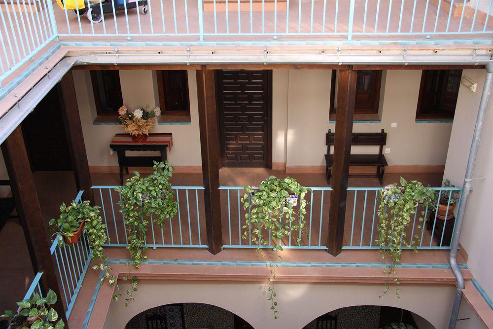 Apartamentos Las Cruces Seville Exterior photo