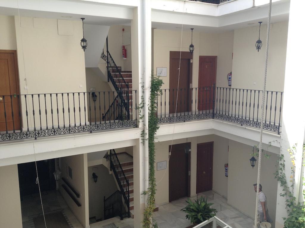 Apartamentos Las Cruces Seville Exterior photo