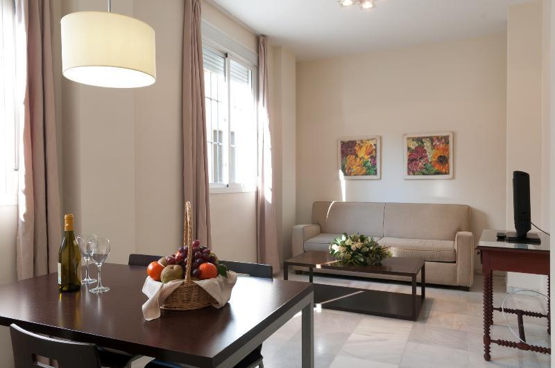 Apartamentos Las Cruces Seville Exterior photo