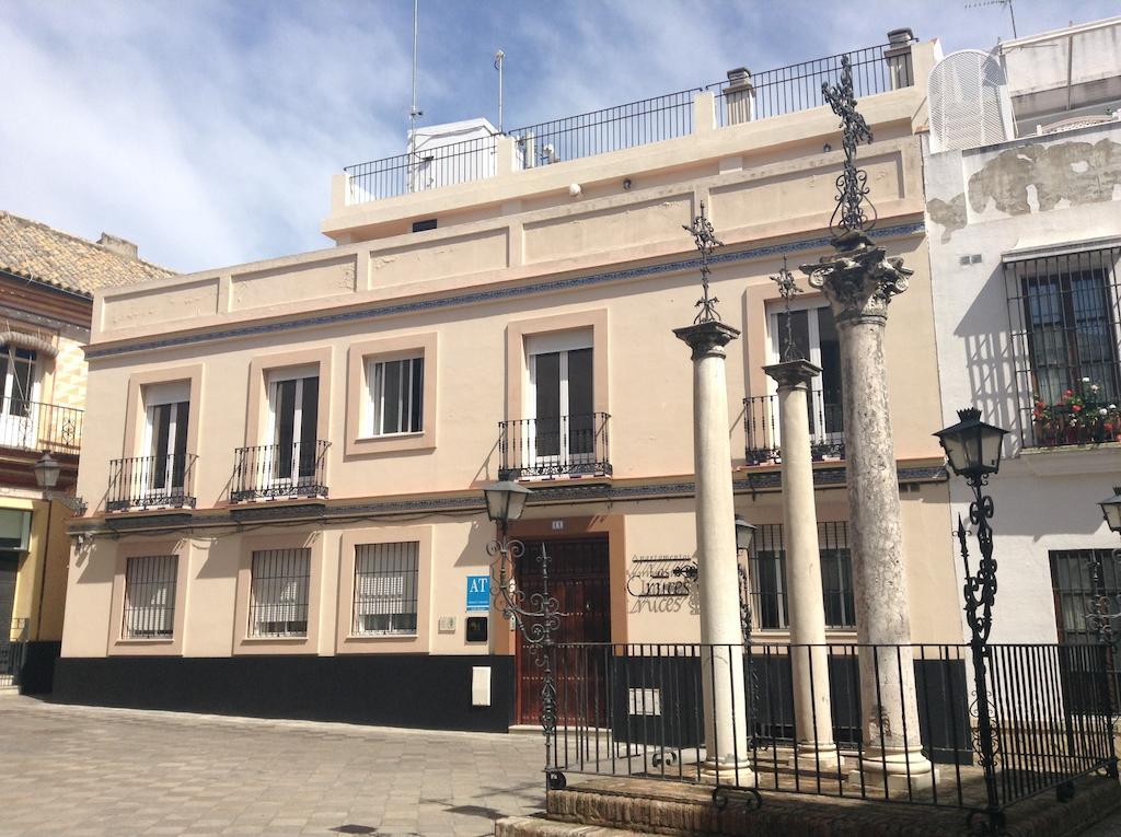 Apartamentos Las Cruces Seville Exterior photo